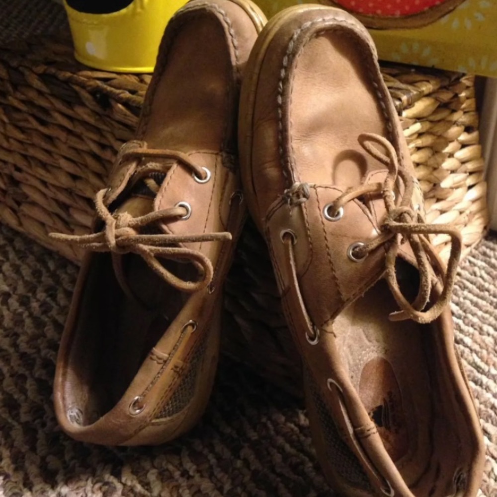 Ladies Size6M Brown LaceUp Aloha Island SlipOn’s